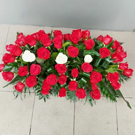 Aranjament funerar trandafiri