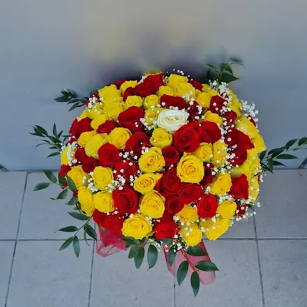 Buchet 101 trandafiri