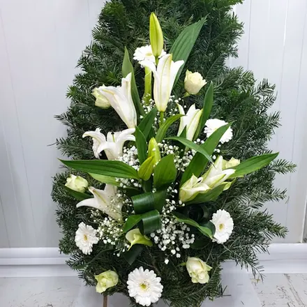 Coroană funerară crini albi